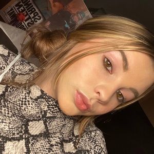 Meet your Posher, Kayla